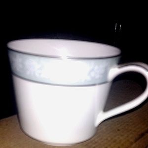 Entire set of Noritake Fine Bone China,#6881, Lamita, Made in Japan